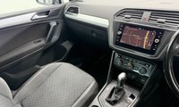 USED 2017 67 VOLKSWAGEN TIGUAN 2.0 TDI SE Navigation SUV 5dr Diesel DSG 4Motion Euro 6 (s/s) (150 ps) 