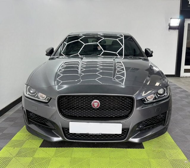 2017 JAGUAR XE - Photo 4