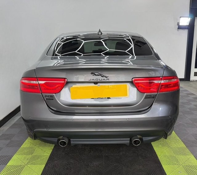 2017 JAGUAR XE - Photo 5