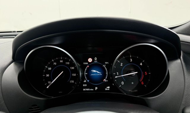 2017 JAGUAR XE - Photo 11