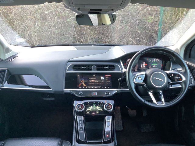 2019 JAGUAR I-PACE - Photo 9