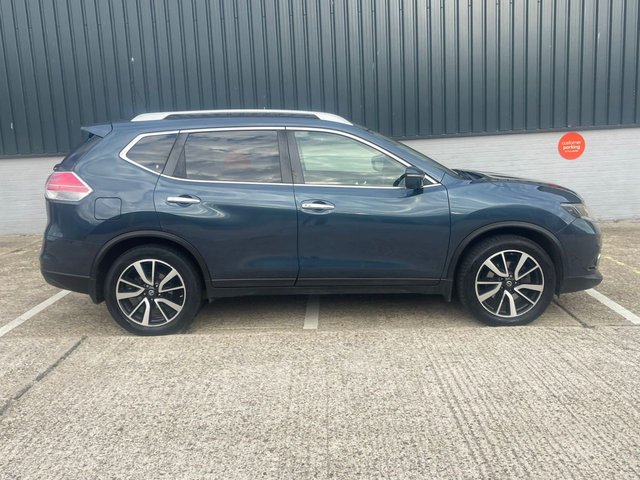 View our NISSAN X-TRAIL