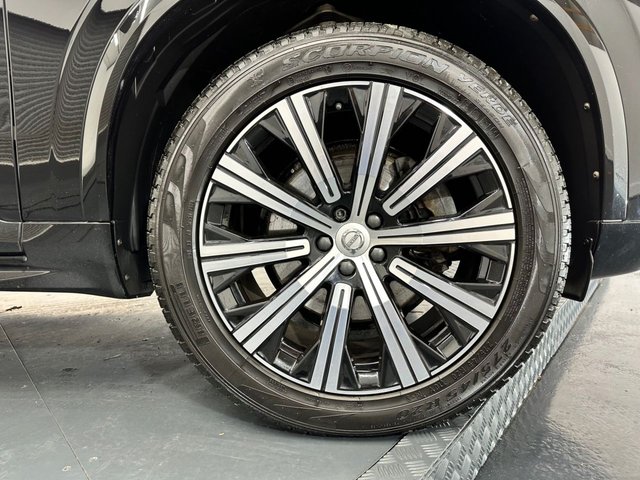 2022 VOLVO XC90 2022 2.0 B5 MHEV Inscription SUV 5dr Diesel Hybrid Auto 4WD Euro 6 (s/s) (235 ps)
            VAT Q - ELECTRIC TOWBAR- HEATED STEERING WHEEL
            
          VAT Q - ELECTRIC TOWBAR- HEATED STEERING WHEEL - Photo 9