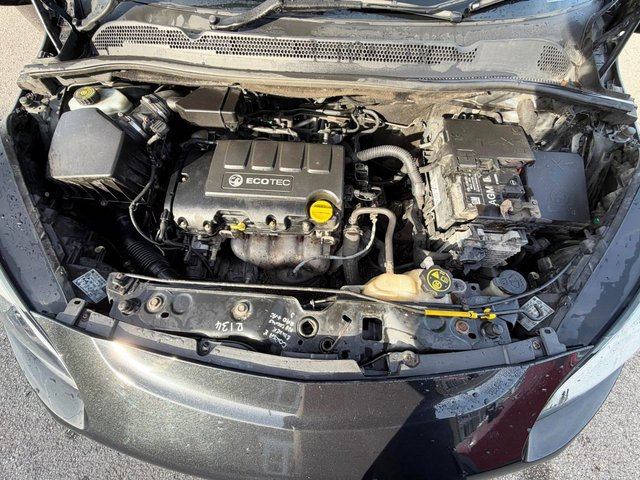 2015 VAUXHALL CORSA - Photo 4