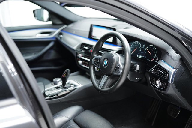 2018 BMW 5 SERIES - Photo 3