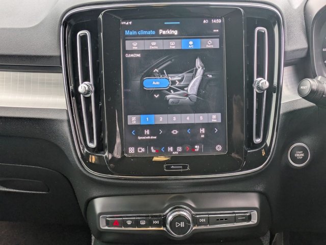 2022 Volvo Xc40 2L Plus 5dr - Photo 11
