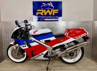 USED 1990 G HONDA VFR400 NC30 www.sellingyourbike.co.uk 