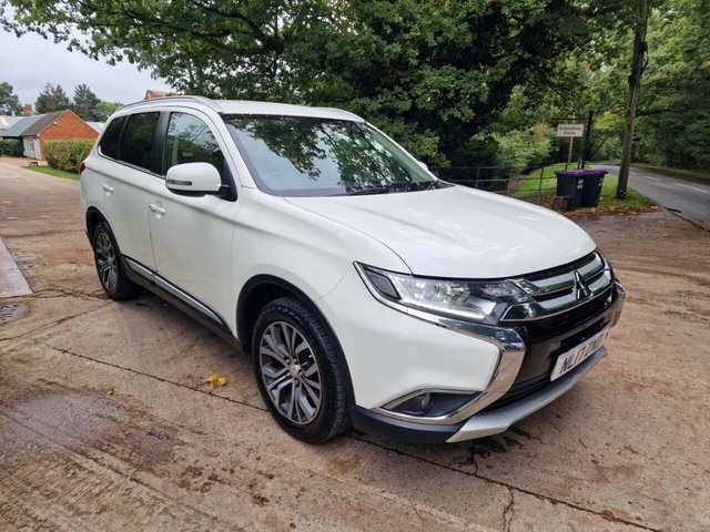 View our Mitsubishi Outlander 2.2 DI-D 3 SUV 5dr Diesel Manual 4WD Euro 6 (s/s) (147 ps)