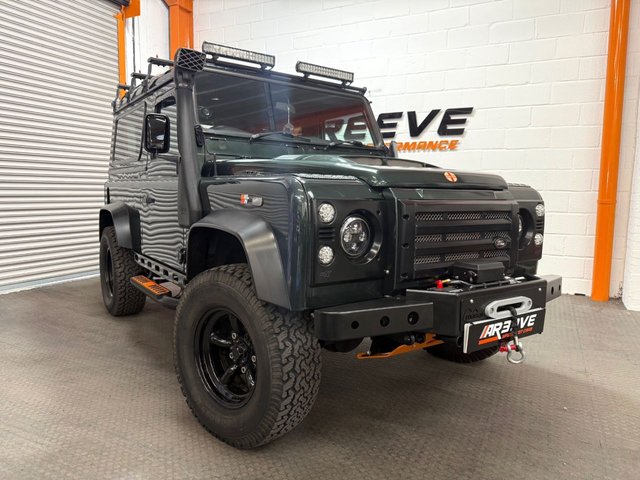 2009 09 Land Rover Defender 2.4 TDCi County Hard Top SUV 3dr Diesel Manual 4WD SWB Euro 4 (122 bhp)