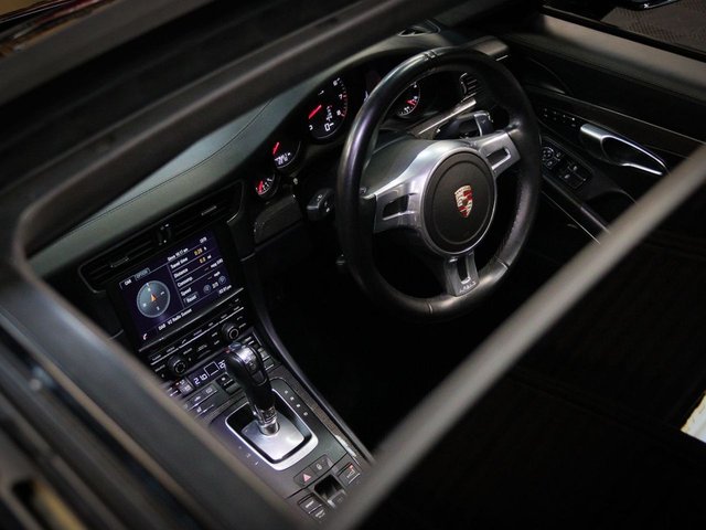 2015 PORSCHE 911 - Photo 8