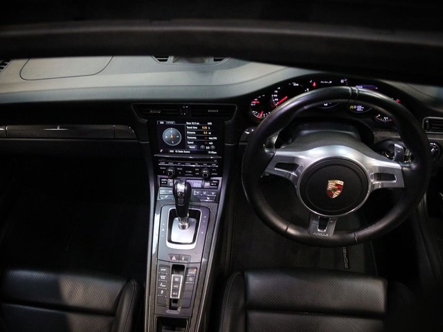 2015 PORSCHE 911 - Photo 7