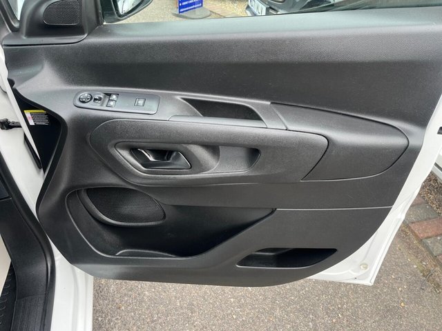2021 PEUGEOT PARTNER - Photo 11