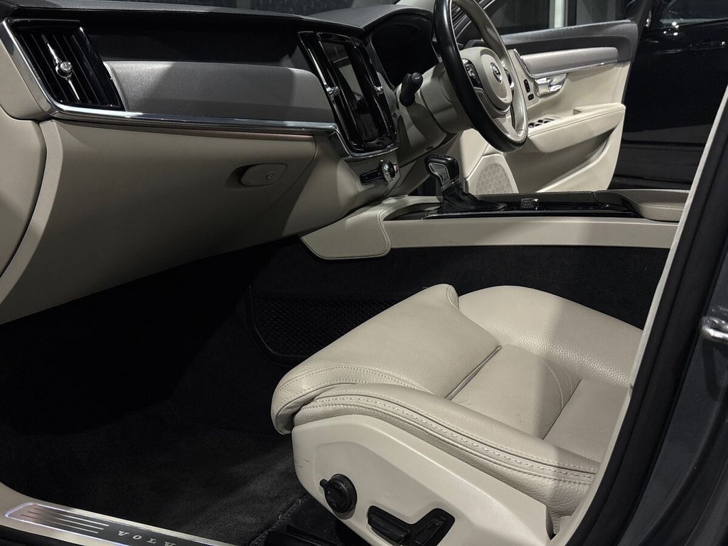 USED 2020 M VOLVO V90 Cross Country 2.0 T5 Plus Estate 5dr Petrol Auto AWD Euro 6 (s/s) (250 ps) PANORAMIC ROOF|360 CAMERA