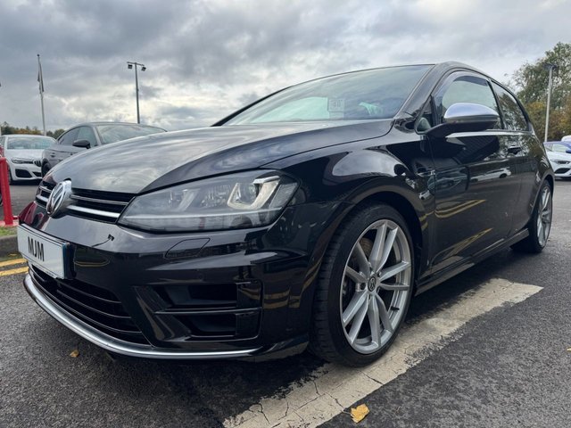 2015 VOLKSWAGEN GOLF 2015 2.0 TSI BlueMotion Tech R Hatchback 3dr Petrol Manual 4Motion Euro 6 (s/s) (300 ps) * HUGE SPEC LIST * 18 PRETORIA ALLOY WHEELS * RACE CLOTH SEATS * BLUE AMBIENT LIGHTING PACK * TINTED REAR GLASS * 2-ZONE CLIMATE CONTROL * DEEP BLACK * FRONT + REAR PARKING SENSORS * CARBON DECORATIVE INSERTS * BLUETOOTH * 6.5" DISPLAY * DAB * STUNNING THROUGHOUT * - Photo 7