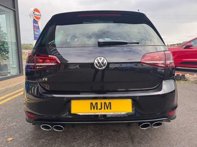 2015 VOLKSWAGEN GOLF 2015 2.0 TSI BlueMotion Tech R Hatchback 3dr Petrol Manual 4Motion Euro 6 (s/s) (300 ps) * HUGE SPEC LIST * 18 PRETORIA ALLOY WHEELS * RACE CLOTH SEATS * BLUE AMBIENT LIGHTING PACK * TINTED REAR GLASS * 2-ZONE CLIMATE CONTROL * DEEP BLACK * FRONT + REAR PARKING SENSORS * CARBON DECORATIVE INSERTS * BLUETOOTH * 6.5" DISPLAY * DAB * STUNNING THROUGHOUT * - Photo 8