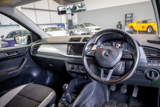 2016 Skoda Fabia 1.2L Colour Edition 5dr - Photo 2