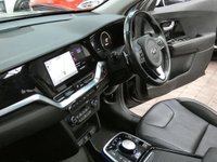 USED 2021 71 KIA NIRO 64kWh 4+ SUV 5dr Electric Auto (201 bhp) SAT NAV ANDROID APPLE CARPLAY LEATHER HEATED SEATS CRUISE CONTROL PARKING SENSORS 1 OWNER SERVICE HISOTRY 7 YEAR KIA WARRANTY TILL SEPT 2028