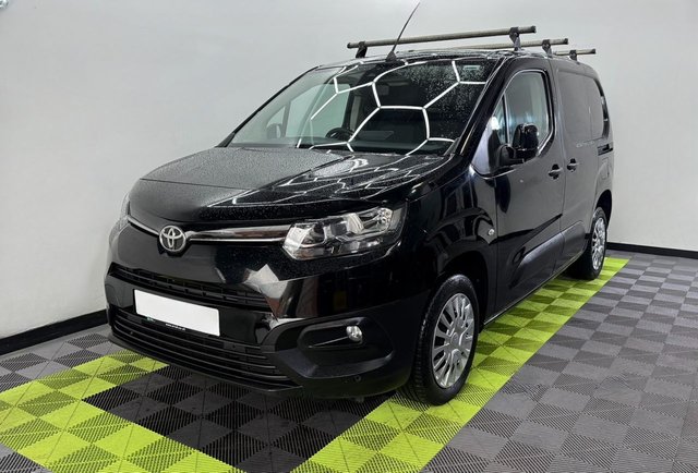 View our TOYOTA PROACE CITY