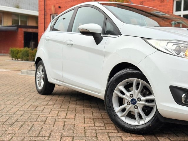 2015 FORD FIESTA 1.0T EcoBoost Zetec Hatchback 5dr Petrol Manual Euro 6 (s/s) (100 ps) - Photo 3
