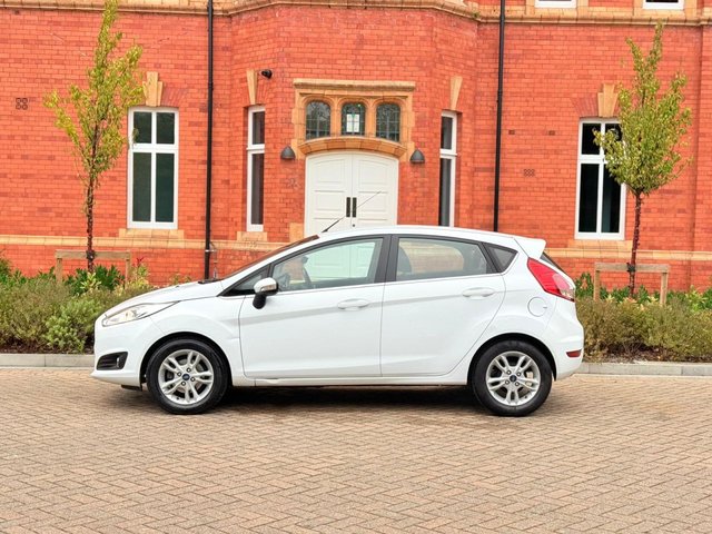 2015 FORD FIESTA 1.0T EcoBoost Zetec Hatchback 5dr Petrol Manual Euro 6 (s/s) (100 ps) - Photo 12