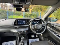 USED 2022 22 HYUNDAI BAYON 1.0 T-GDi MHEV SE Connect SUV 5dr Petrol Hybrid DCT Euro 6 (s/s) (100 ps) Reverse Camera, Apple/Android CarPlay