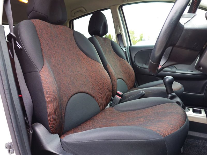 2009 Nissan Note in white — photo 26 of 28