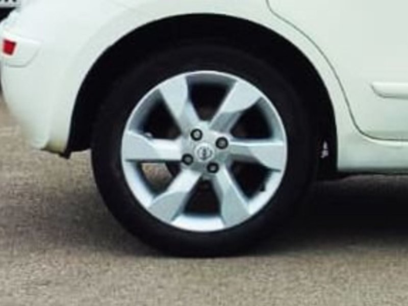 2009 Nissan Note in white — photo 11 of 28