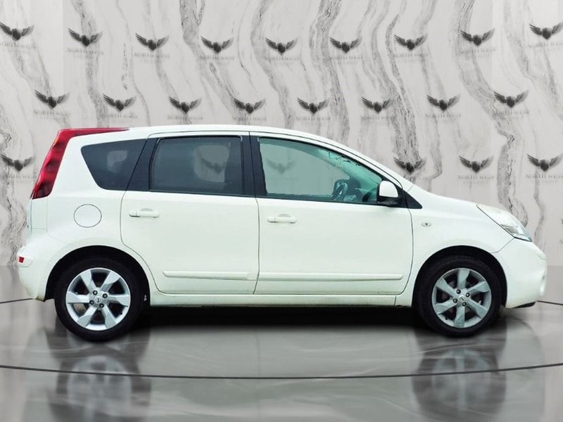 2009 Nissan Note in white — photo 13 of 28