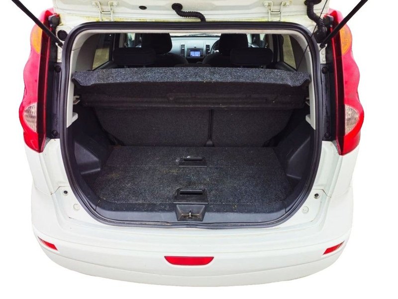 2009 Nissan Note in white — photo 14 of 28