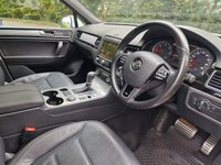 USED 2017 67 VOLKSWAGEN TOUAREG 3.0 TDI V6 R-Line SUV 5dr Diesel Tiptronic 4WD Euro 6 (s/s) (262 ps) 8.9% APR FINANCE RATES