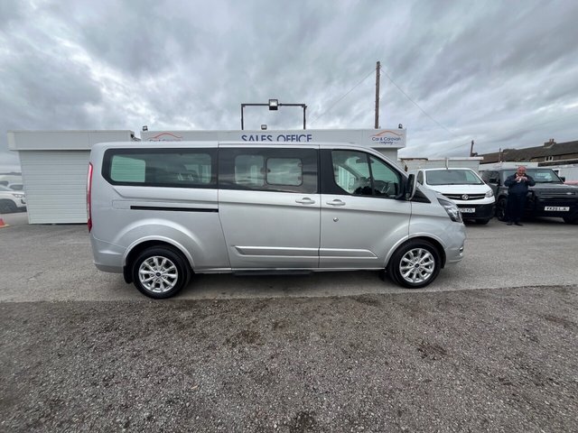 2021 Ford Tourneo Custom 2L Titanium 5dr - Photo 8