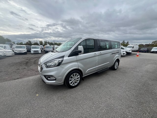 2021 Ford Tourneo Custom 2L Titanium 5dr - Photo 3