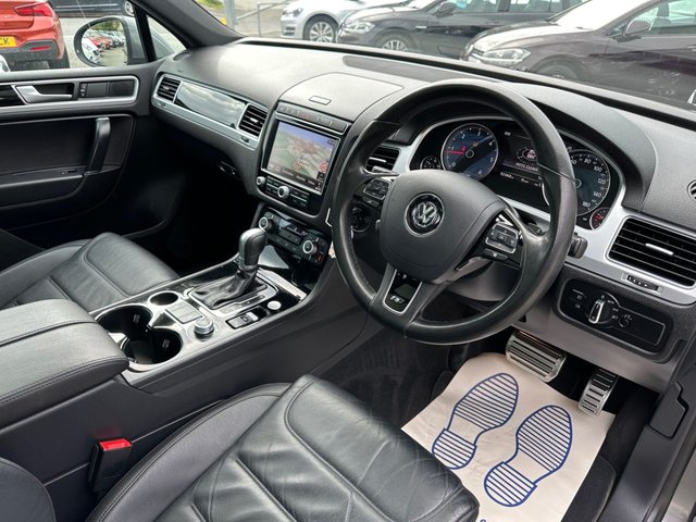 2017 VOLKSWAGEN TOUAREG 3.0 TDI V6 R-Line Plus SUV 5dr Diesel Tiptronic 4WD Euro 6 (s/s) (262 ps) - Photo 11