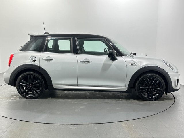 2020 MINI Hatch - Photo 9