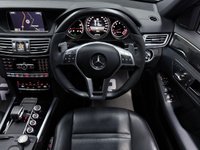 USED 2013 63 MERCEDES-BENZ E-CLASS 5.5 E63 V8 BiTurbo AMG Saloon 4dr Petrol SpdS MCT Euro 6 (s/s) (557 ps) Rear Blinds | Heated rear seats