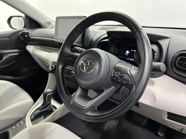 2022 Toyota Yaris - Photo 10