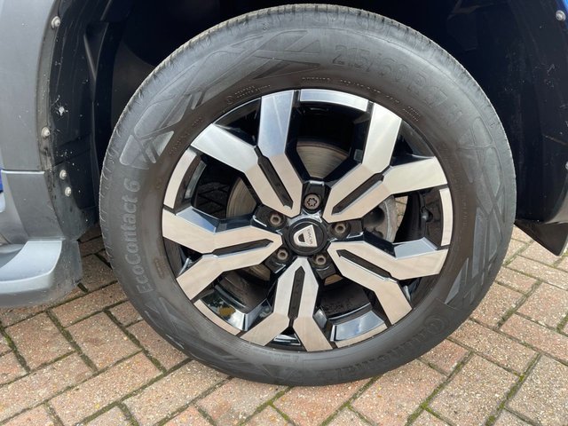 View our DACIA DUSTER