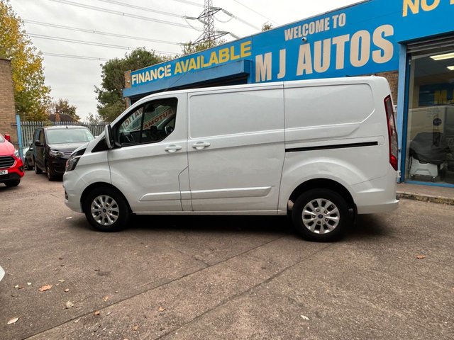 2020 Ford Transit Custom 2L Limited 5dr - Photo 10
