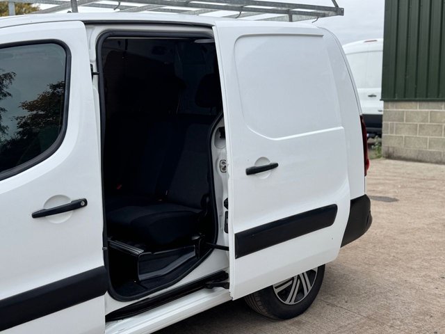 2019 PEUGEOT PARTNER - Photo 8
