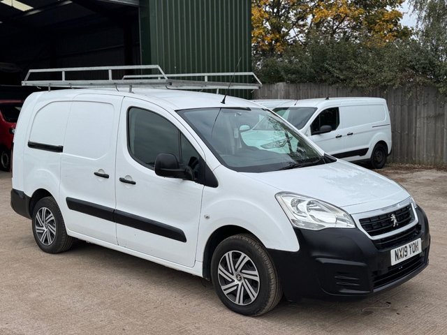 View our PEUGEOT PARTNER