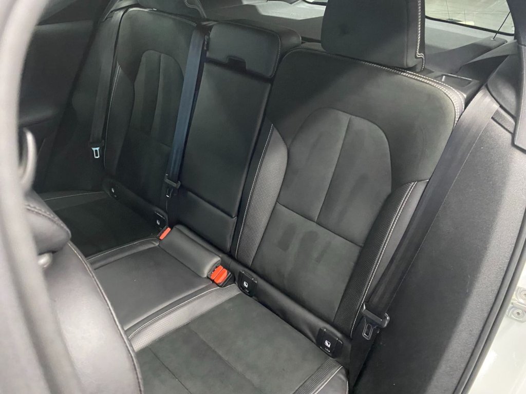 USED 2019 19 VOLVO XC40 2.0 T5 R-Design Pro SUV 5dr Petrol Auto AWD Euro 6 (s/s) (247 ps) 24000 MILES R DESIGN PRO