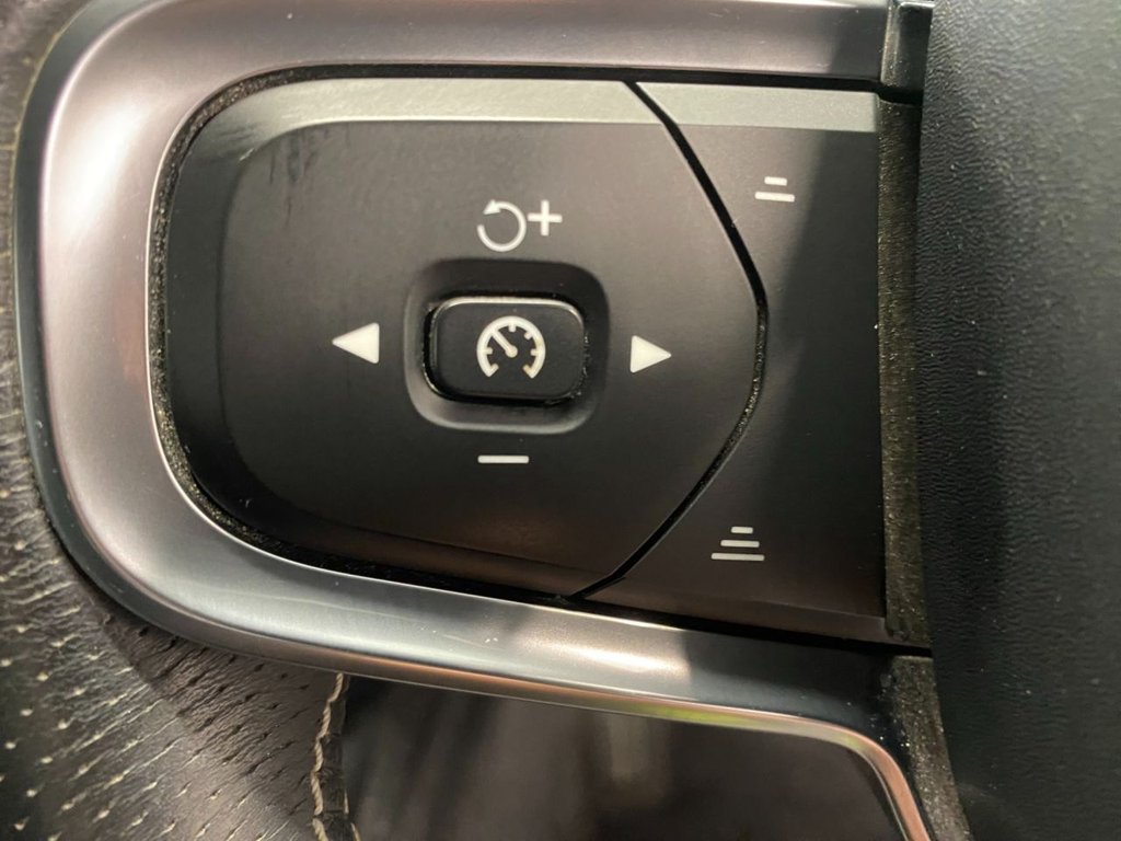 USED 2019 19 VOLVO XC40 2.0 T5 R-Design Pro SUV 5dr Petrol Auto AWD Euro 6 (s/s) (247 ps) 24000 MILES R DESIGN PRO
