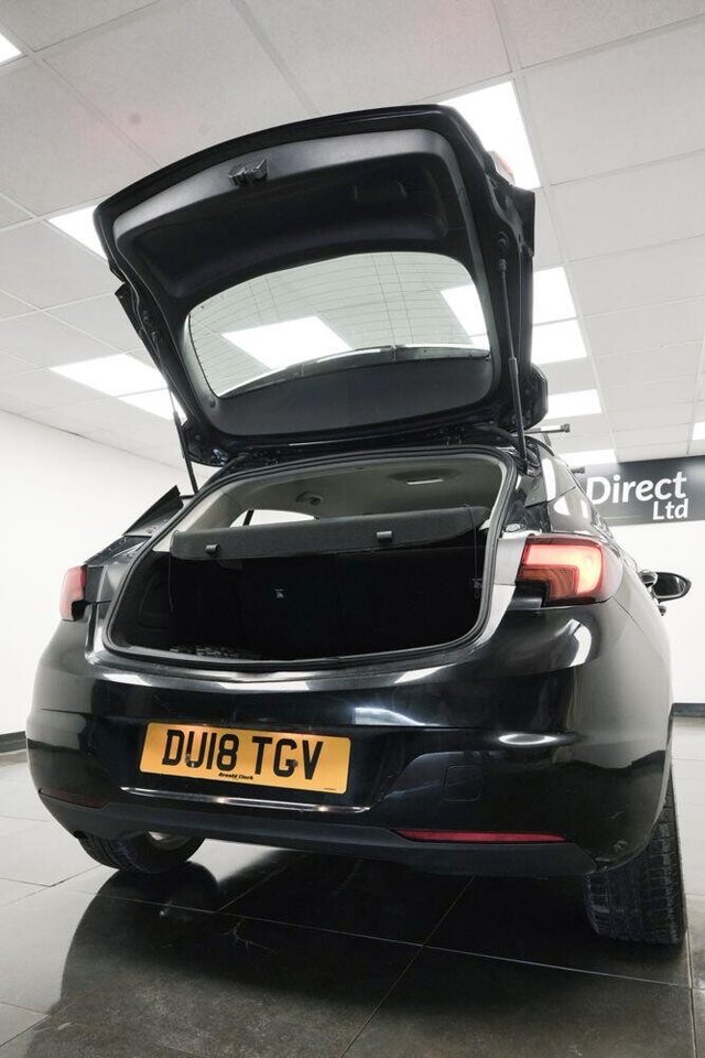 2018 VAUXHALL ASTRA 1.4i Turbo SRi Nav Euro 6 5dr - Photo 6