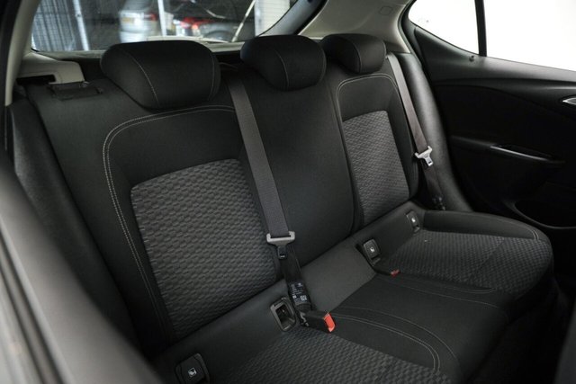 2018 VAUXHALL ASTRA 1.4i Turbo SRi Nav Euro 6 5dr - Photo 11