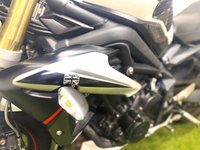 USED 2017 17 TRIUMPH STREET TRIPLE 675 675 Naked Petrol Manual O ring (106 ps) Arrow Exhaust, Bar End Mirrors, Pro Custom Decals