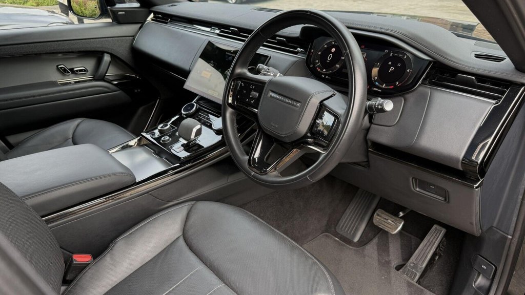 USED 2023 73 LAND ROVER RANGE ROVER SPORT 3.0 D300 MHEV Dynamic SE Auto 4WD Euro 6 (s/s) 5dr LOW MILES| PANROOF|LR WARRANTY