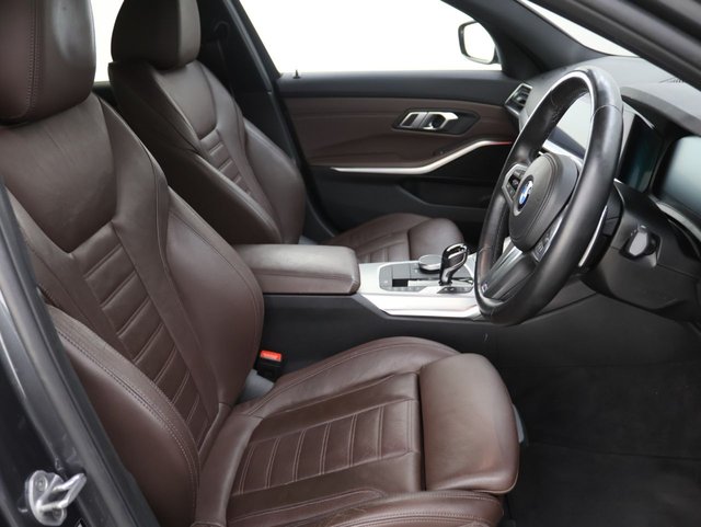 2021 BMW 3 Series 2L M Sport 4dr - Photo 2