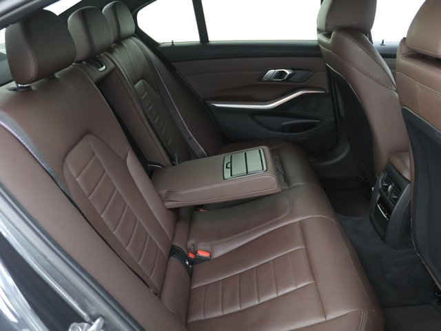 2021 BMW 3 Series 2L M Sport 4dr - Photo 3