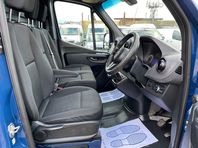 2019 Mercedes-Benz Sprinter 2.1L null 5dr - Photo 4