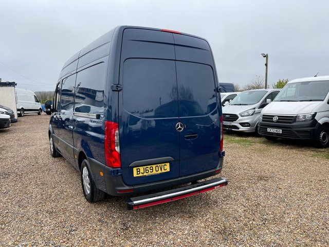 2020 Mercedes-Benz Sprinter 2.1L null 5dr - Photo 2